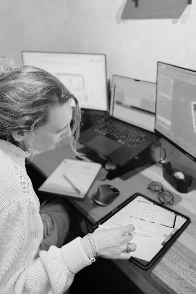 économie construction noir et blanc 2